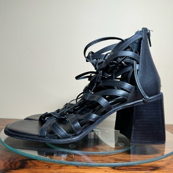 Steve Madden Cherri30 strappy Sandal - black leather - size 7.5 - Picture 5 of 15